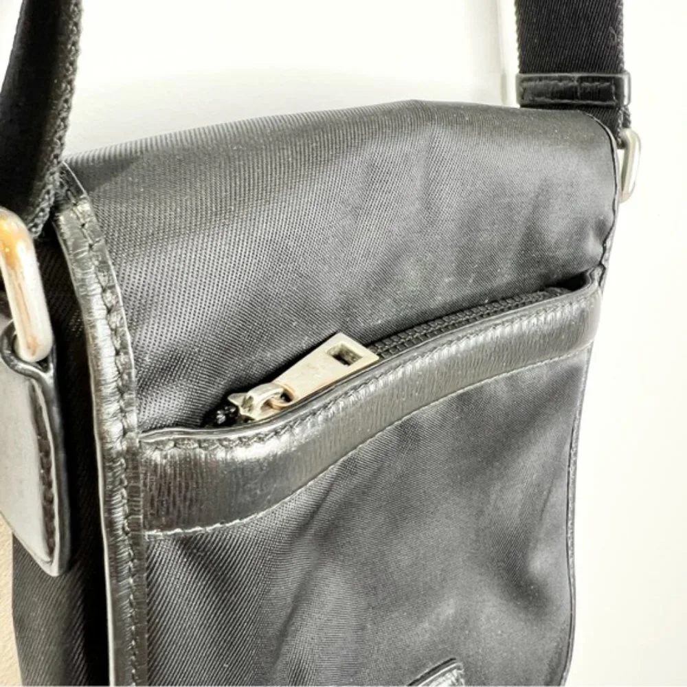 BOSS Hugo Boss black crossbody flap messenger bag - Picture 5 of 16